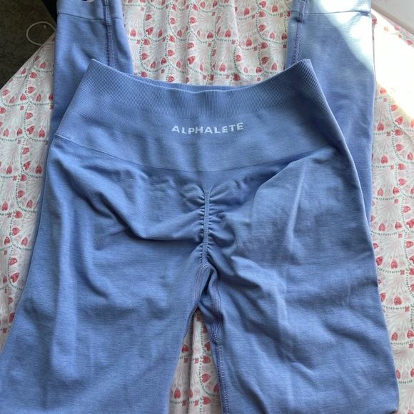Alphalete Amplify Leggings Size: Medium - Picture 3 of 3